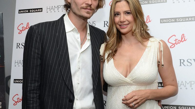 养老看护摄像头线缆，材质选择背后的考量**
